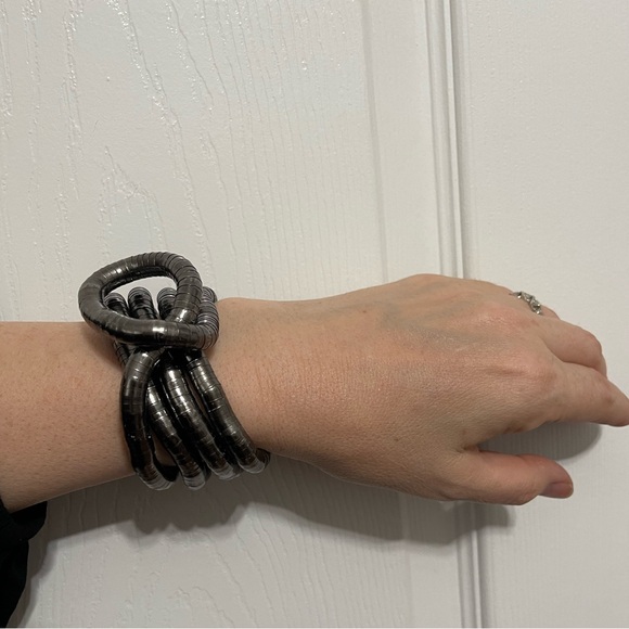 Vintage Bending Gunmetal Tone Jewelry, Snake
necklace, choker, bracelet, art NEW - Picture 12 of 12